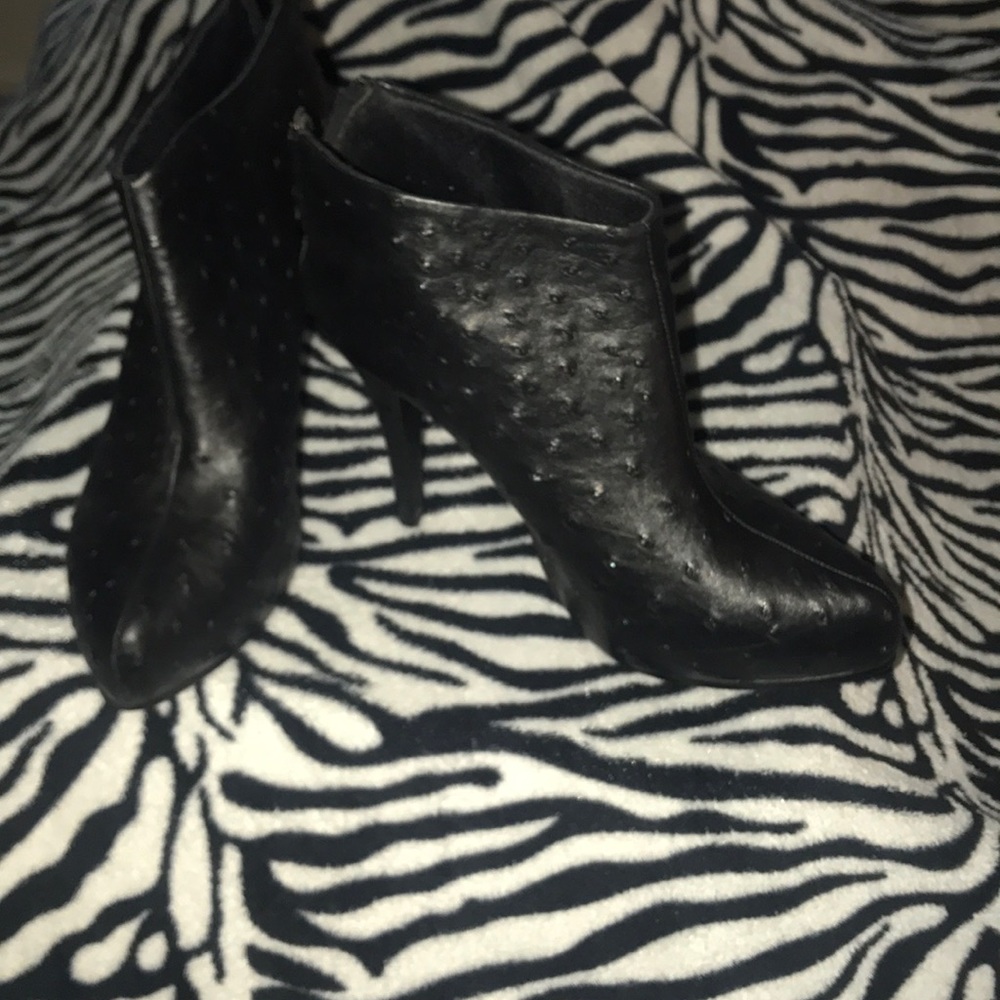 Black heel booties